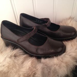 Dansko brown leather Mary Jane clog size 40